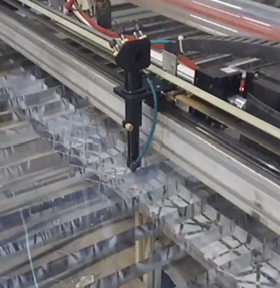 Пластиковый трафарет для декоративной строчки, изготовленный на лазерном станке