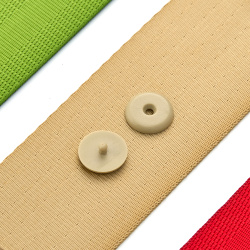 Фиксатор на ремень безопастности (бежевый)_1