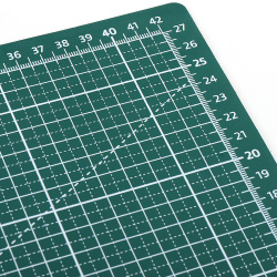 Коврик А3, непрорезаемый, 3мм, цвет зеленый, 450х300мм двухсторонний трёхслойный